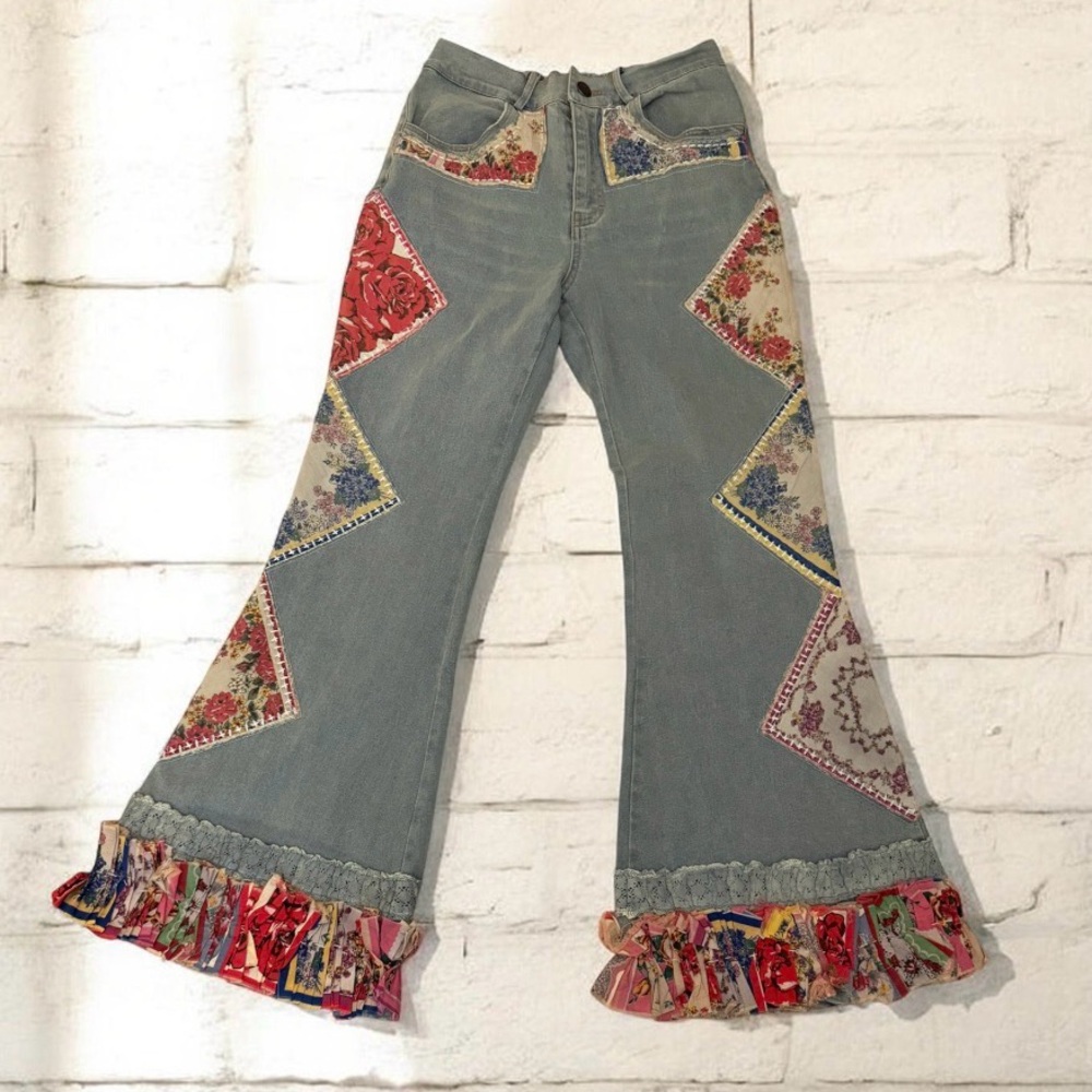NWT 🕊️A Rare Bird “Hanky” Floral 🌺 Patchwork Flare Jeans S